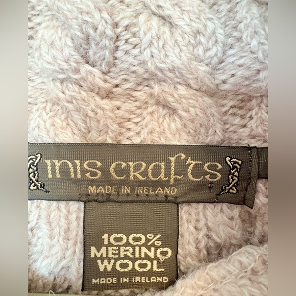 Elegant Cable Knit Turtleneck Sweater - Beige - Picture 2 of 2